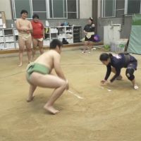 挑戰日本傳統禁忌！女選手投入相撲運動