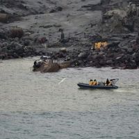 紐西蘭軍方冒險登島 尋獲六具遺體