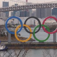 東京奧運倒數六個月！巨大奧運五環進駐台場海邊