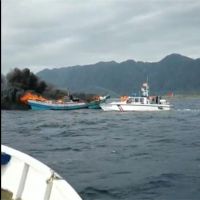 台東成功外海火燒船！2船員驚險獲救