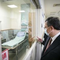 關心肺炎防疫整備　鄭文燦視察聯新國際醫院