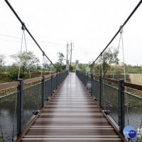 新光吊橋完工　營造老街溪親水環境