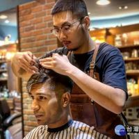 弘光教學與業界接軌　美髮系4學生實習3個月考上設計師