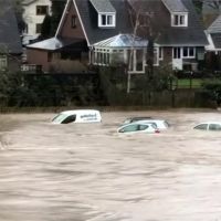 英國連日暴雨淹大水 逾7百處發布水災警報