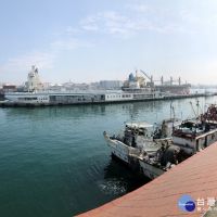 絕佳海景第一排　旗津漁港外堤船型建築公開招租