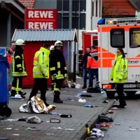 轎車衝撞德國嘉年華遊行！至少30人受傷