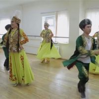 烏茲別克百年傳統舞蹈 「拉思集」動起來！