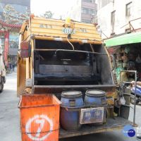 保護第一線清潔隊員　雲縣垃圾車加裝消毒系統