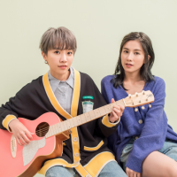 雙聲女團獲吉他品牌青睞　找13歲馮羿擔任吉他老師