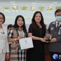 越裔新創有成　希莉亞公益回饋2000組精油抗疫
