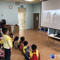 新北幼兒園視訊交流零距離　電腦螢幕童言童語新鮮有趣