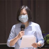 餐飲業者淚謝領到紓困金不必裁員！蔡總統：也代表人民、政府感謝