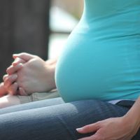 「居家隔離」強碰「產檢」怎辦？ 懷孕36周後得防這風險