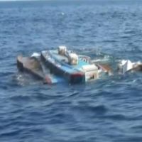 漁民搶撈釀意外！漁船碰撞翻船 8人獲救
