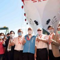 韓國瑜參加新漁船下水儀式　船名就叫「發大財」