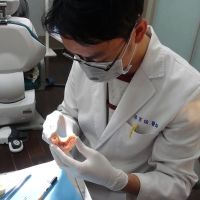 【有影】活動假牙PK植牙搭配假牙哪種好？ 多顆缺牙者必懂的「經濟學」