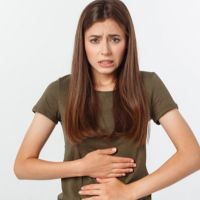 總是胃脹、胃痛吃不下 你以為消化不良可能是胃癌末期