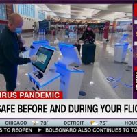 疫情間飛機怎麼搭才安全？CNN記者親示範