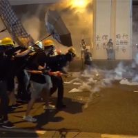無懼香港催淚彈威脅 港民今上街遊行捍衛民主