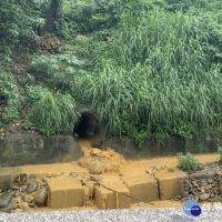 八德茄苳溪排放黃泥廢水　環保局揪出河川變色元凶