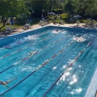 游泳也須保持社交距離！義大利泳池重新開放