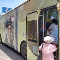 行動美術館　屏東10輛世界名畫公車開進鄉鎮
