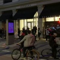趁示威打劫！紐約數百人宵禁前沿街搶商店