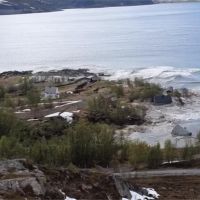 驚！挪威嚴重土石流 8棟房屋連土地滑入大海