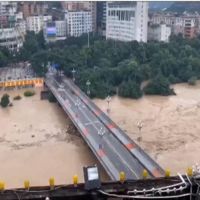 潑水式強降雨襲大陸11省　25條河川超警洪水連上海也危險