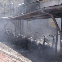 竹科電腦公司車棚起火 卅七輛機車被波及