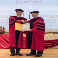 康那香董事長戴榮吉　獲頒長榮大學名譽博士學位
