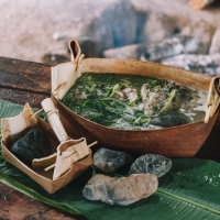 阿美族人獨特的「Palakaw」捕魚法？檳榔葉自製餐具，鮮魚石頭火鍋好特別...