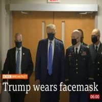 川普第一次戴口罩　海軍藍口罩印有美國總統標誌