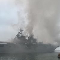美兩棲攻擊艦爆炸起火 火勢延燒1日仍未撲滅