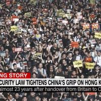 川普簽署香港自治法案 終止香港優惠待遇