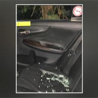 計程車車窗遭敲破 車內財物全被搜刮