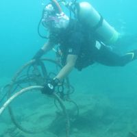 清除桃園海底垃圾　中大師生組成藍海環保潛水隊