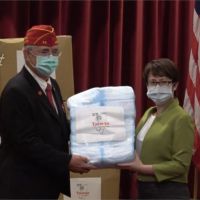蕭美琴贈25萬片口罩 美退伍捐團代表「連三聲感謝」