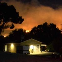 南加州燃起「蘋果之火」近8千人撤離 氣候因素「獲控制程度0％」