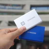 Samsung Portable SSD T7 Touch 迷你外接式固態硬碟：高速、時尚、輕巧任我行，指紋加密更安心