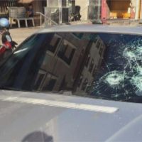 囂張！鹿港有砸車怪客 百萬名車玻璃被砸破五個洞