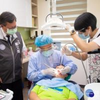龍潭「友愛牙科室」開診　提供身障朋友口腔保健服務