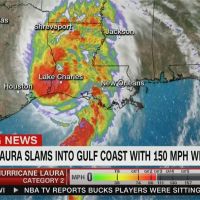 颶風蘿拉狂襲路易斯安納州 露營車翻倒 屋頂吹掀了