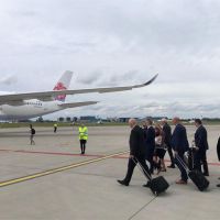 快新聞／捷克參議院長訪團抵台 最新機場畫面直擊