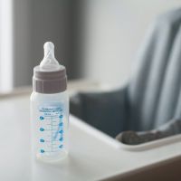 嬰兒多灌白開水助代謝？ 新手爸媽千萬不要！當心害寶寶水中毒