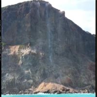 龜山島「龜首」又崩塌 賞鯨船遊客直擊
