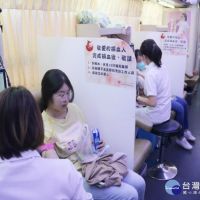 弘光師生每年捐血量破千袋　開學捐血送月餅抽人氣雞排