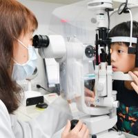 台灣環境如近視培養皿 3C保母守不住幼童視力健康