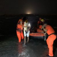 高中生受困旗津摩西分海 海巡消防驚險成功救援