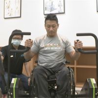 教練、智慧裝置 新北首座身障健身房啟用